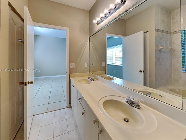 Building Photo - 9059 SW 162nd Ct
