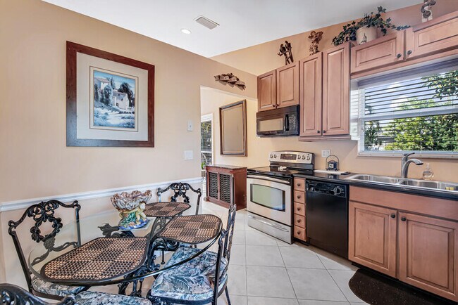 Building Photo - 6255 Timberlakes Way