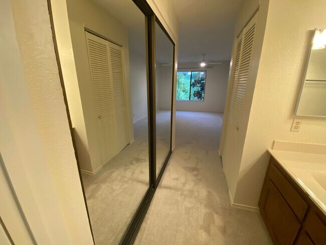 Building Photo - 159LOP