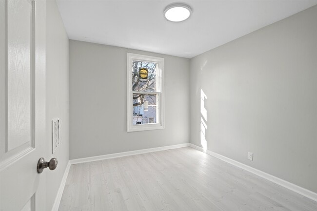 Building Photo - 173-175 LEMBECK Ave