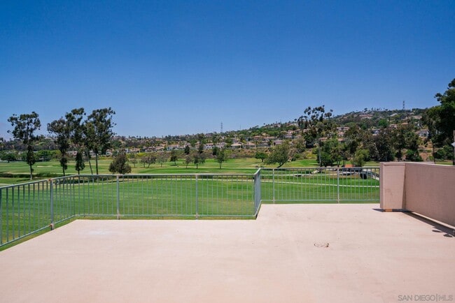 Building Photo - 2544 Navarra Dr