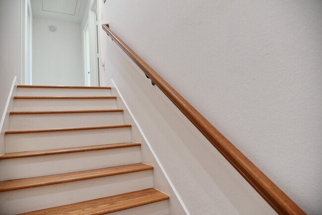 Building Photo - 5046 Van Fleet St