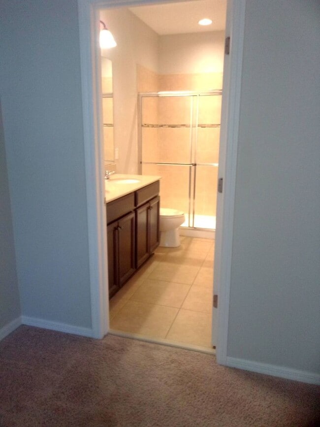 Building Photo - Arborview Park Townhouse close to UCF located in Oviedo (2 bed /2 1/2 bath)