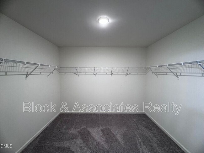 Building Photo - 115 S Keatts Winner Ct