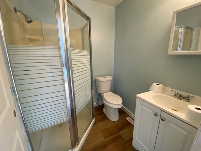 Building Photo - Freshly Renovated 4BR with Big Backyard Vibes