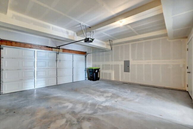 Building Photo - 6241 Felsite Grv