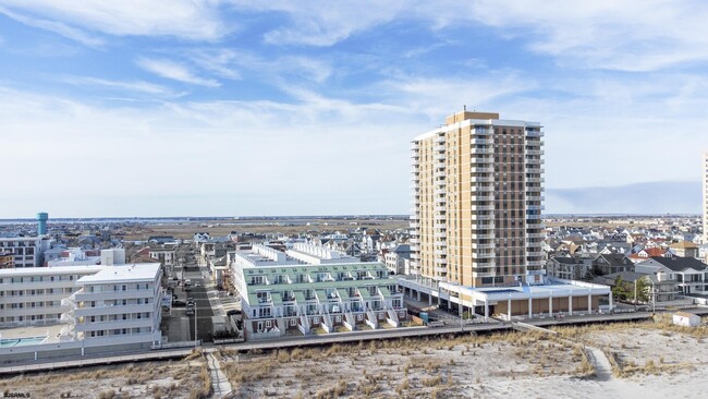 Building Photo - 5200 Boardwalk