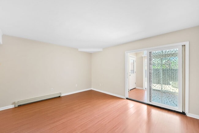 Building Photo - 4744 Edison Ln