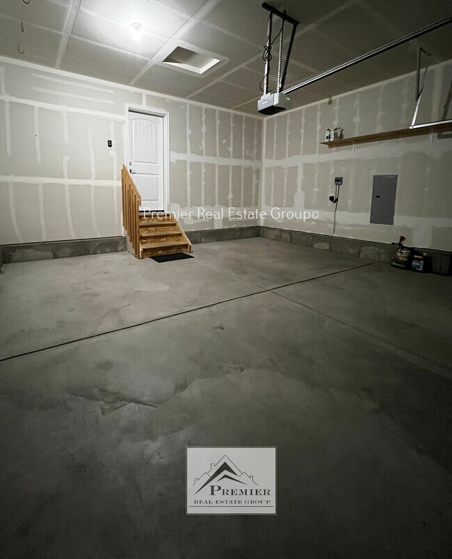 Building Photo - 10812 Yuba Dr