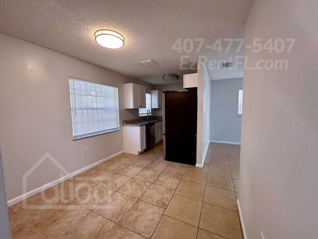 Building Photo - 411 Gilman Cir