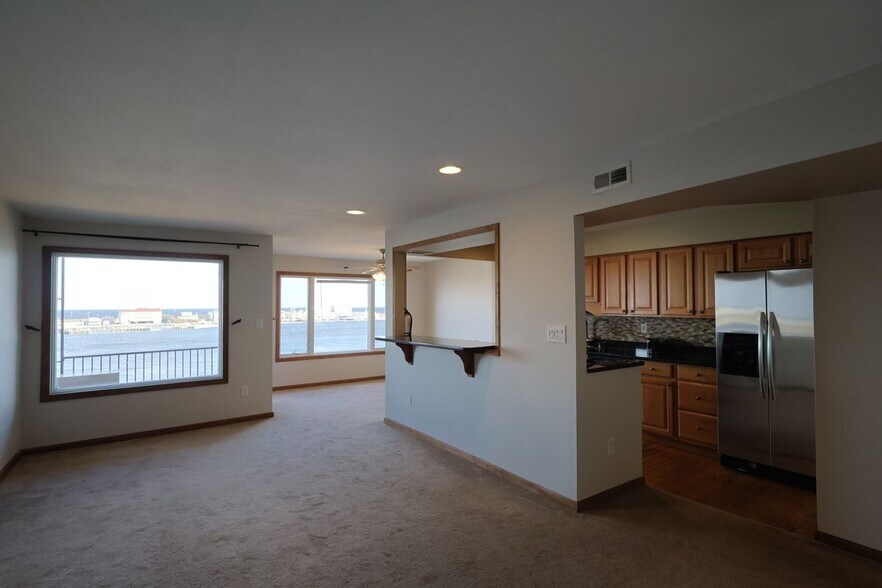 Building Photo - 200 Portland Rd