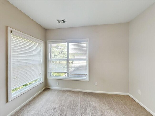 Building Photo - 895 Proctor Ranch Dr