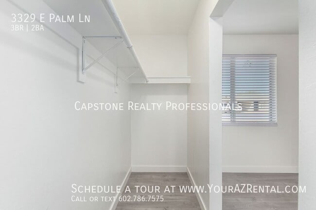 Building Photo - 3329 E Palm Ln