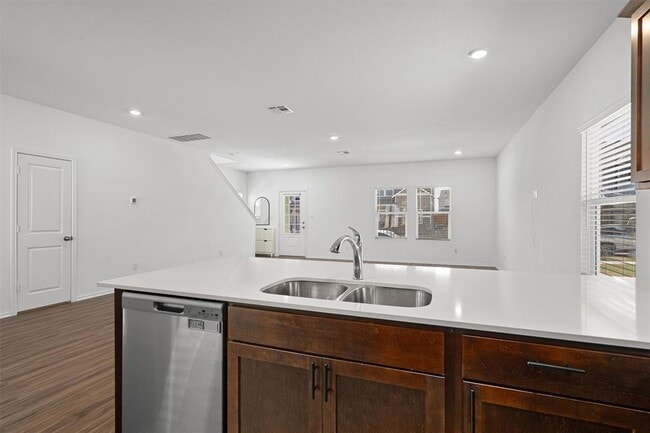 Building Photo - 1512 Weatherford Ln