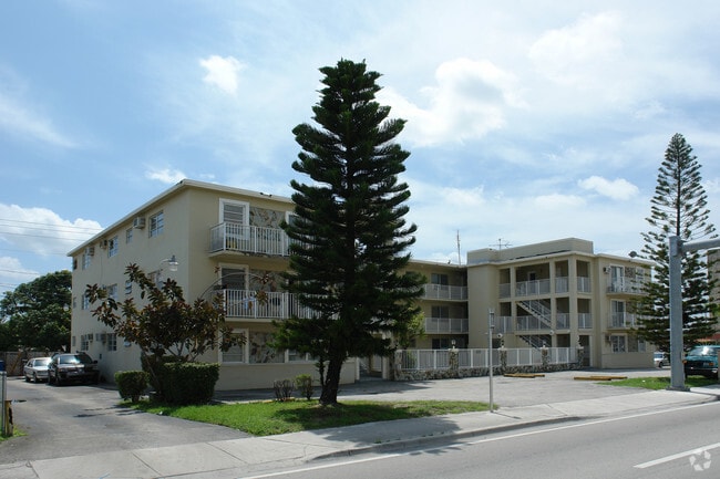 Building Photo - 6080 W Flagler St