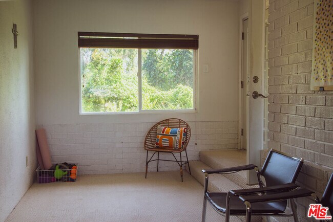 Building Photo - 1070 Norumbega Dr