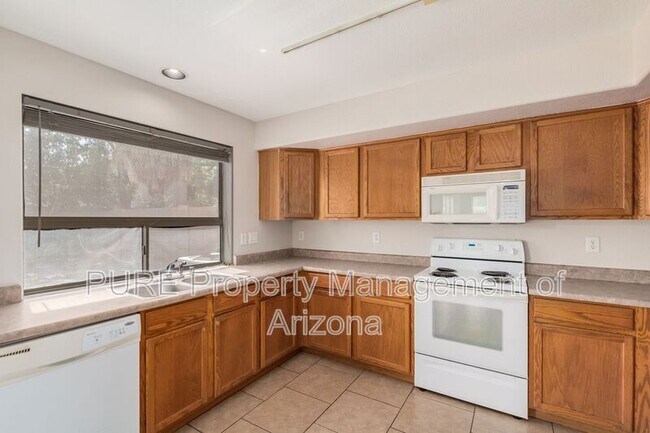Building Photo - 28026 N 23rd Dr
