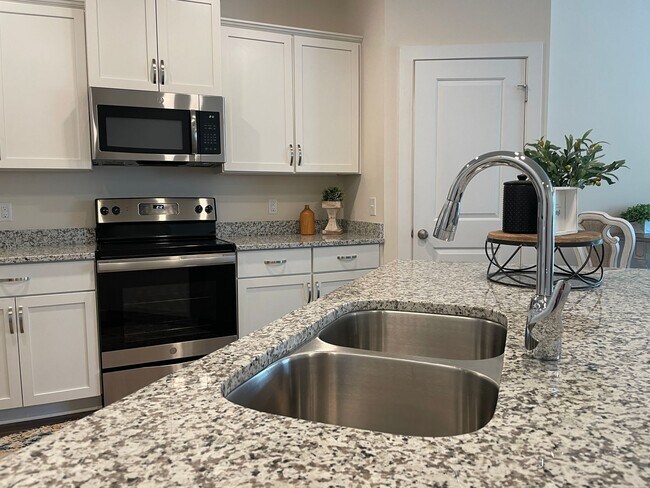 Building Photo - Heron | 3 Bed 2.5 Bath | Garage | 1800 sf | from $2759 All-Inclusive Rent Pricing | 6, 7, 8, 9, 1...