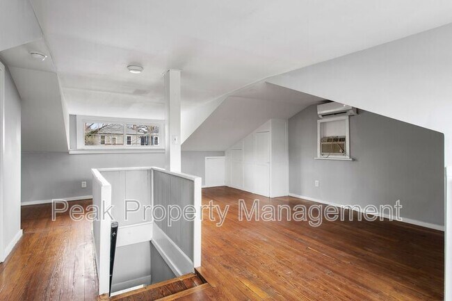 Building Photo - 728 Arnold Ave