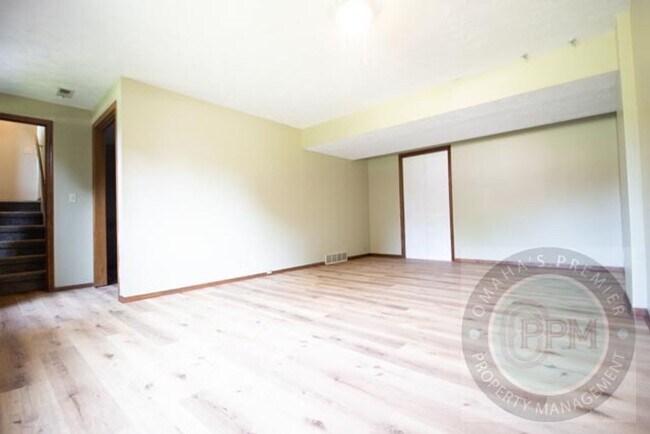 Building Photo - Spacious 3 Bed 3 Bath House