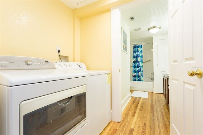 Building Photo - 114 W Cayuga St