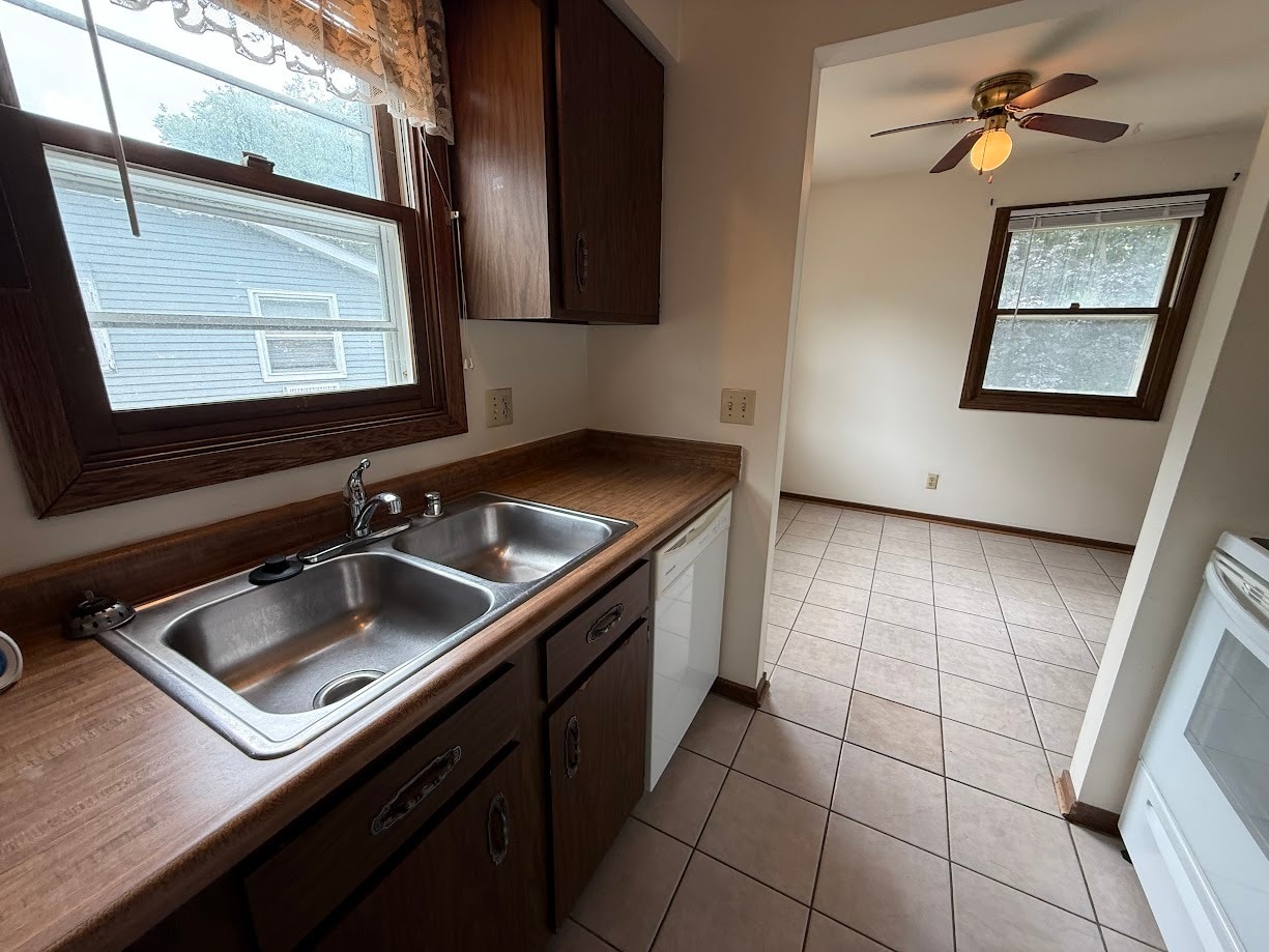 Building Photo - 2613 Smithfield Dr