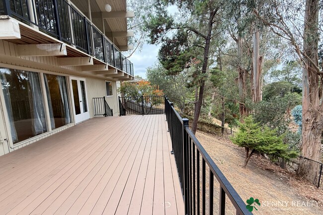 Building Photo - Spacious 4 Bedroom Home in San Mateo Hills with Dual Primary Suites