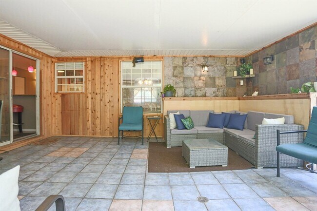 Building Photo - 205 Gerona Rd