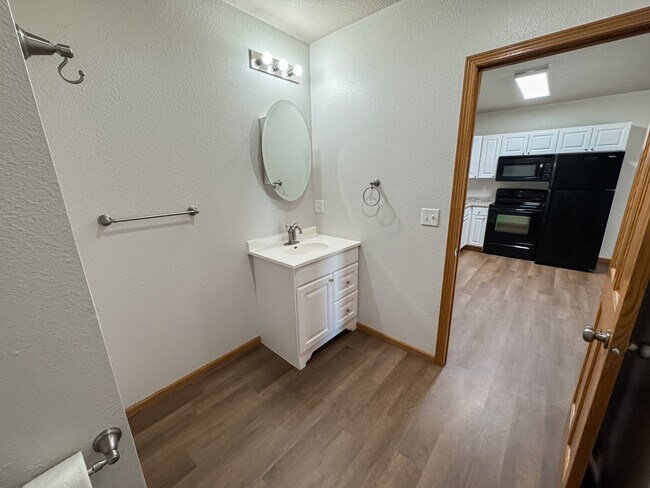 Building Photo - Theater Apartments Beulah