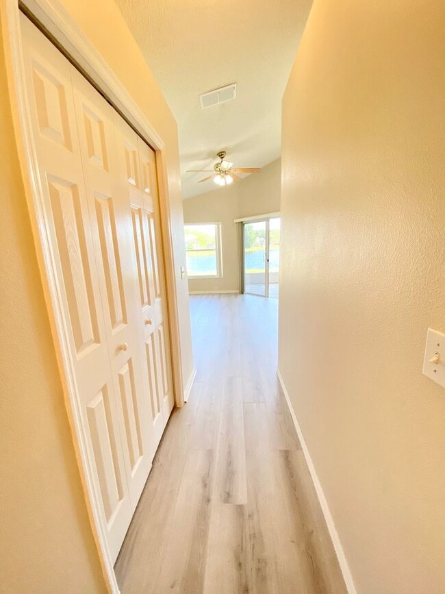 Building Photo - Beautiful Home with Water View in Waterfor...