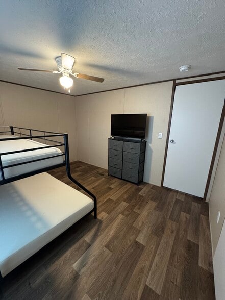 Building Photo - 35170 Highway 69