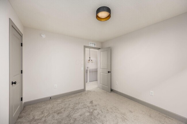 Building Photo - 90 N Princeton Ave