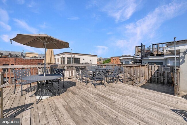 Building Photo - 1417 Chapin St NW