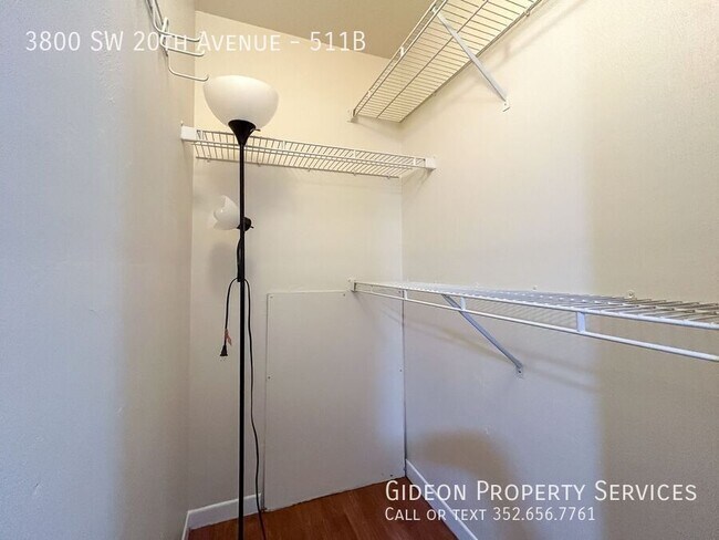 Building Photo - 3800 SW 20th Ave