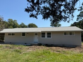Building Photo - 9652 Cove Ave