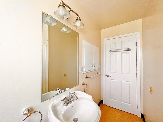 Building Photo - Recently Renovated House With Fenced Back ...