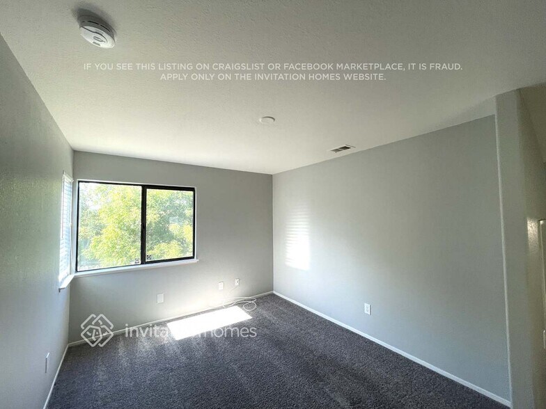Building Photo - 921 Pueblo Way