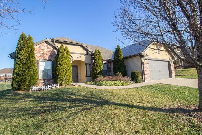 Primary Photo - 2405 Marietta Falls Ln