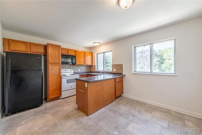 Building Photo - 3025 Pembroke Ln