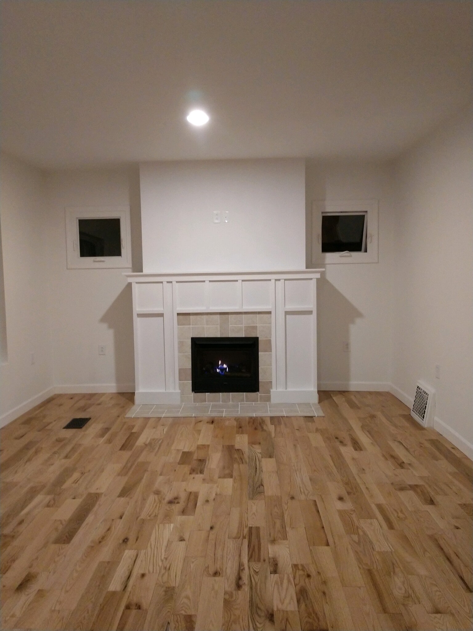 Building Photo - 704 cherry st