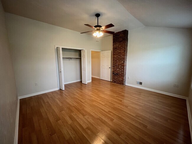 Building Photo - 5117 Cypress St