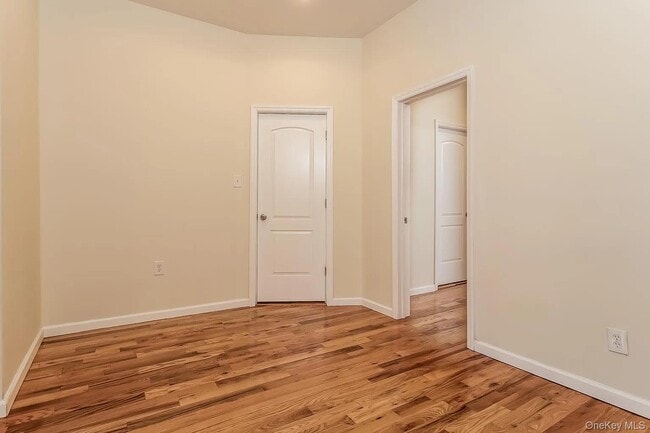 Building Photo - 21 Dewey Pl