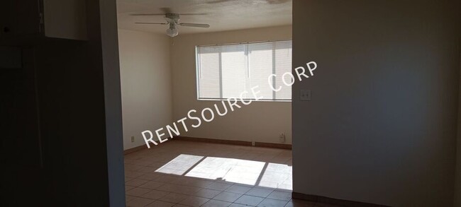 Building Photo - 3 Bedroom Home for Rent in Barstow