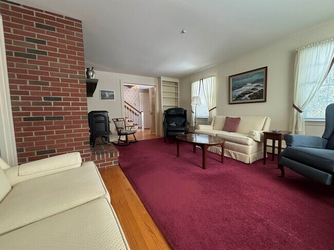 Building Photo - 104 Woodland Rd