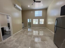 Building Photo - 2739 Eltinge Dr