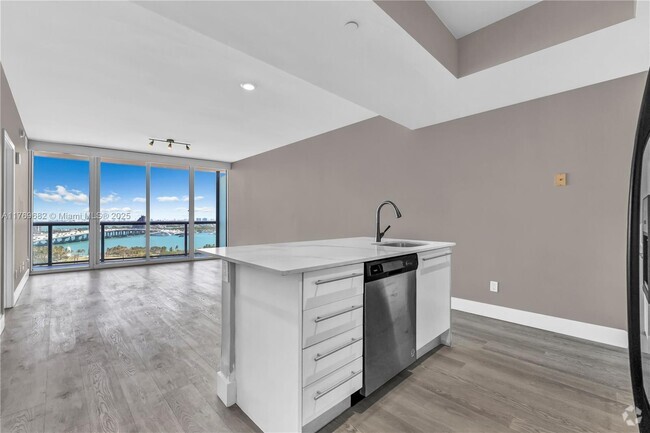 Building Photo - 888 Biscayne Blvd