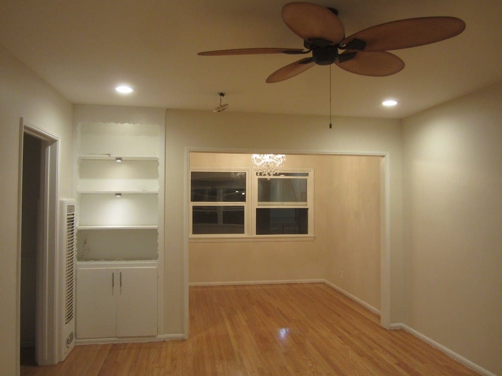 Living room - 610 Fremont Ave