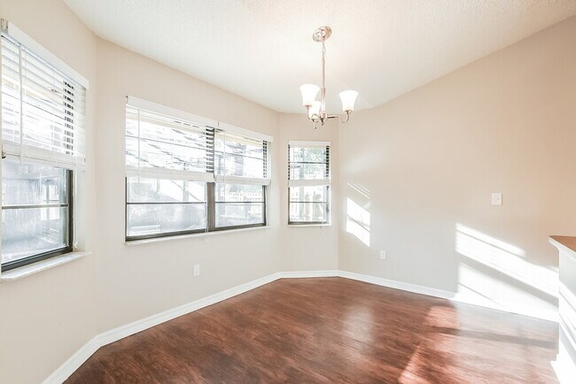 Building Photo - 1185 Newton Ct