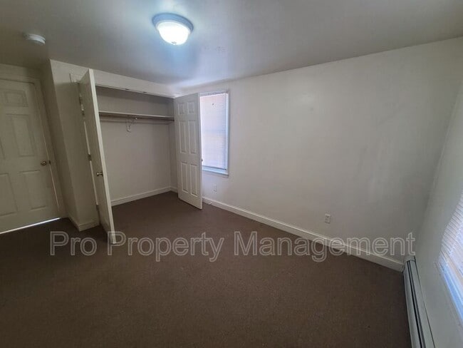 Building Photo - 133 Railroad St