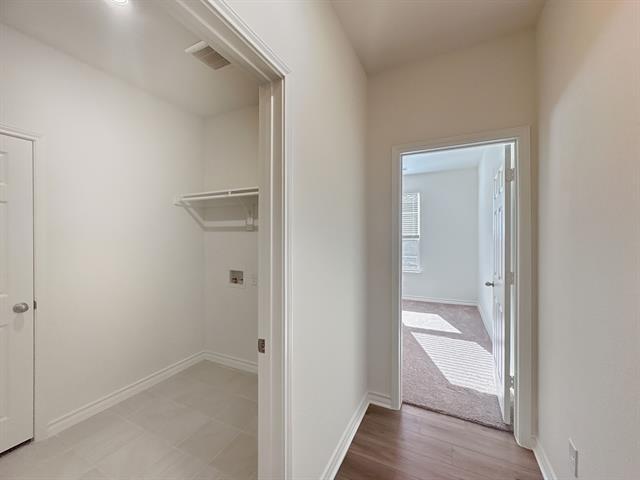 Building Photo - 663 Saxony Dr